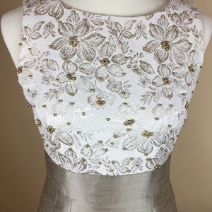 Tahari sheath dress. Size 4. Lined.